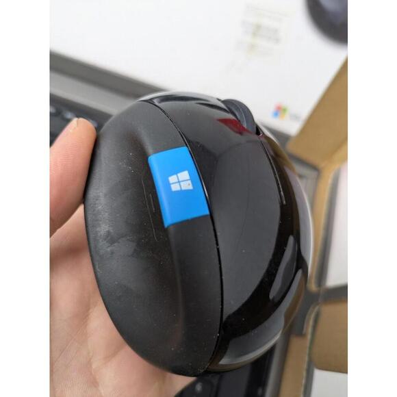 Microsoft Sculpt Ergonomic Wireless Desktop Keyboard, Keypad, Mouse-No Dongle - Picture 3 of 9